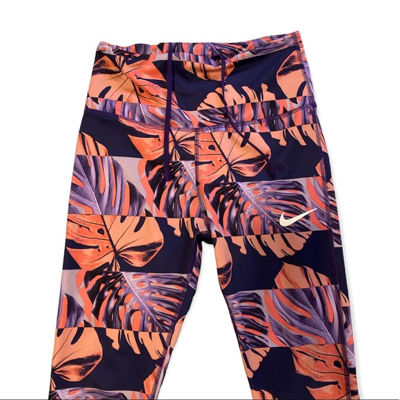 Nike Dri Fit Capri Leggings size Small - Picture 5 of 8